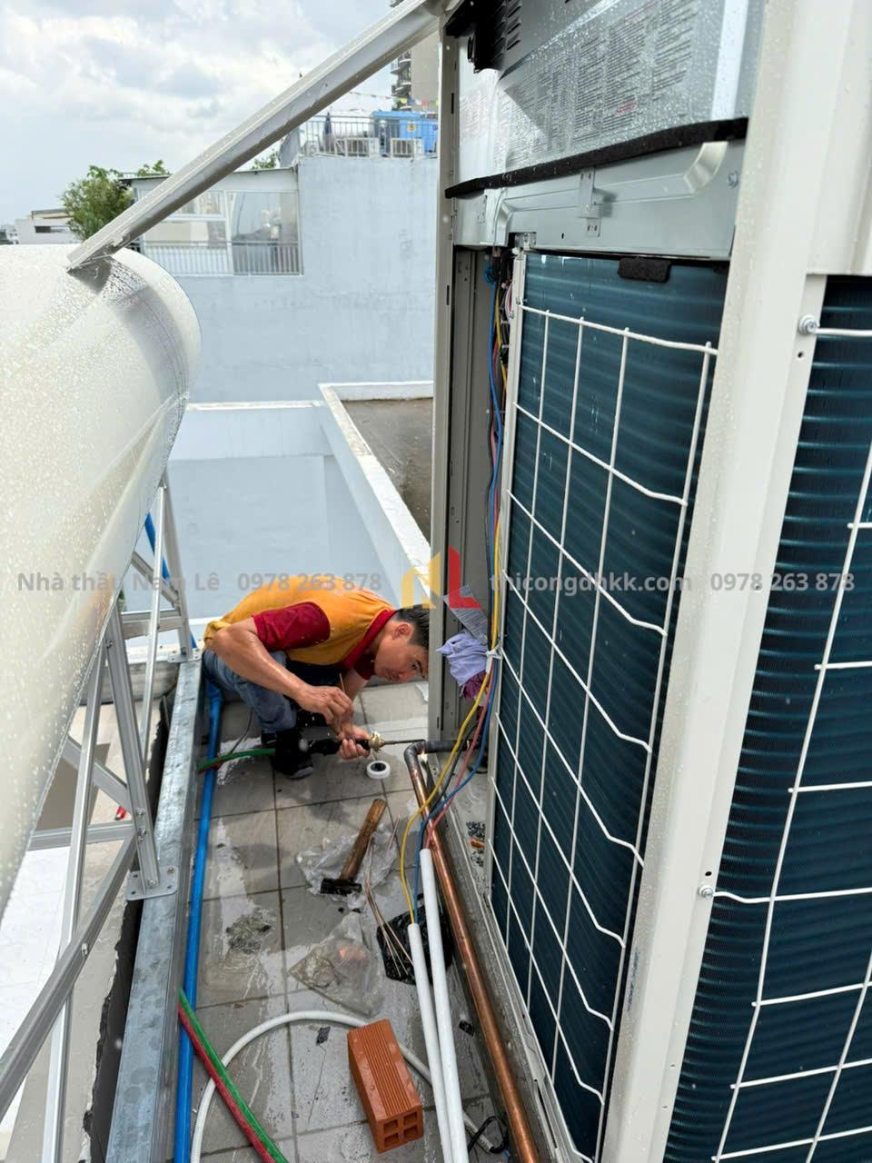 máy lạnh âm trần ống gió