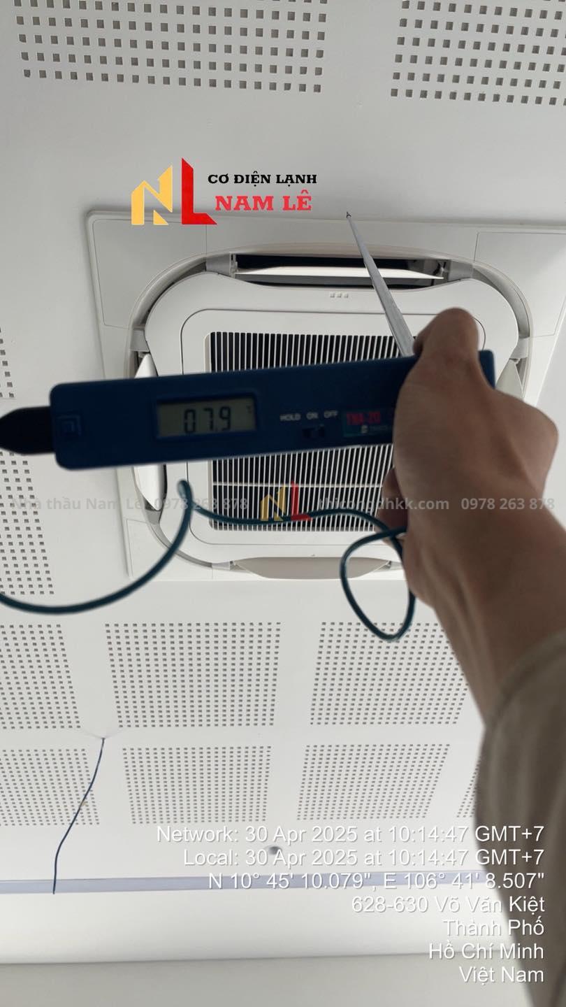 máy lạnh âm trần 1 hướng thổi