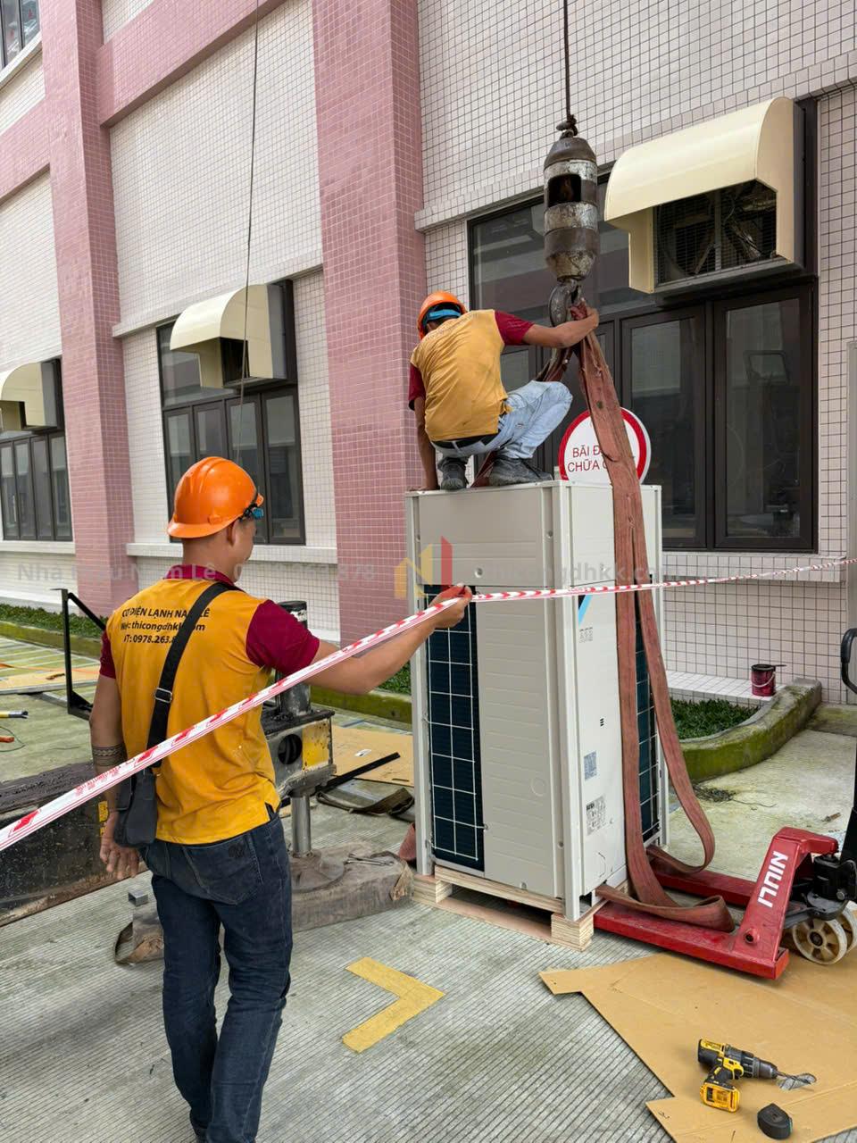 THI CÔNG MÁY LẠNH TRUNG TÂM VRV CHO NHÀ XƯỞNG 3 z7215336978672 b8079dfd08f91ac2e9e2f643003df259